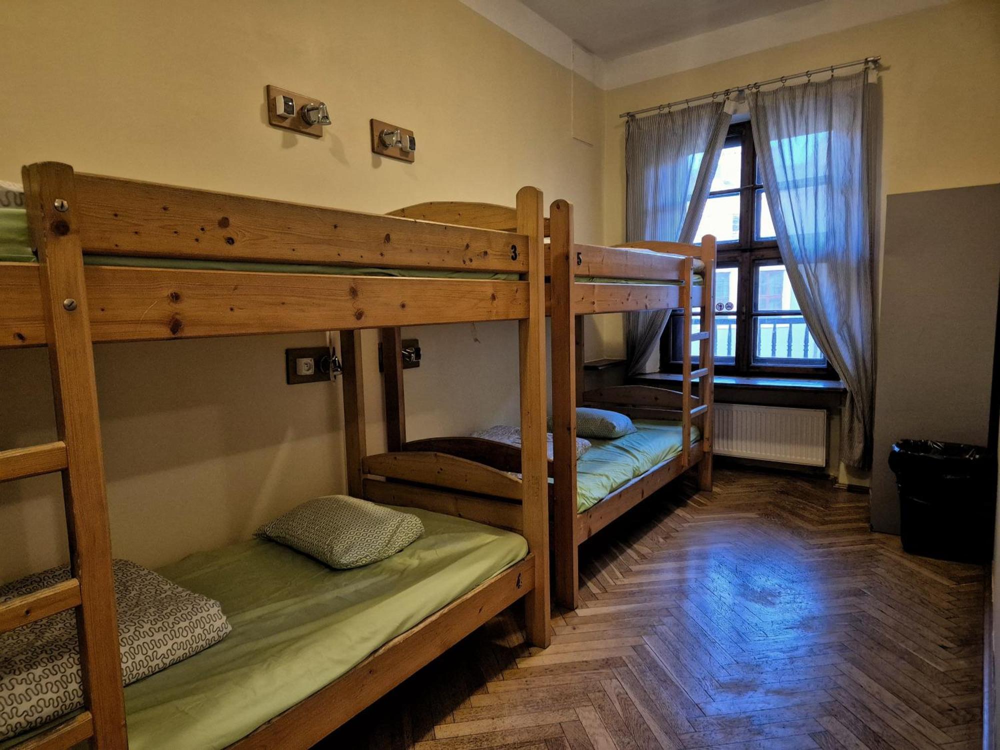 50 People Apartment Krakow Bagian luar foto