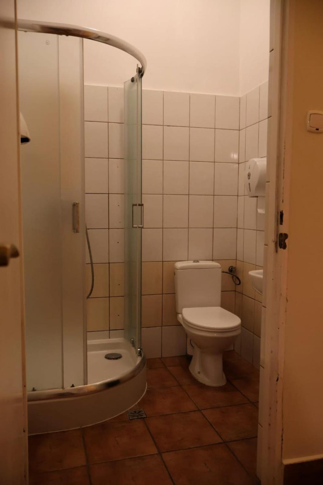 50 People Apartment Krakow Bagian luar foto