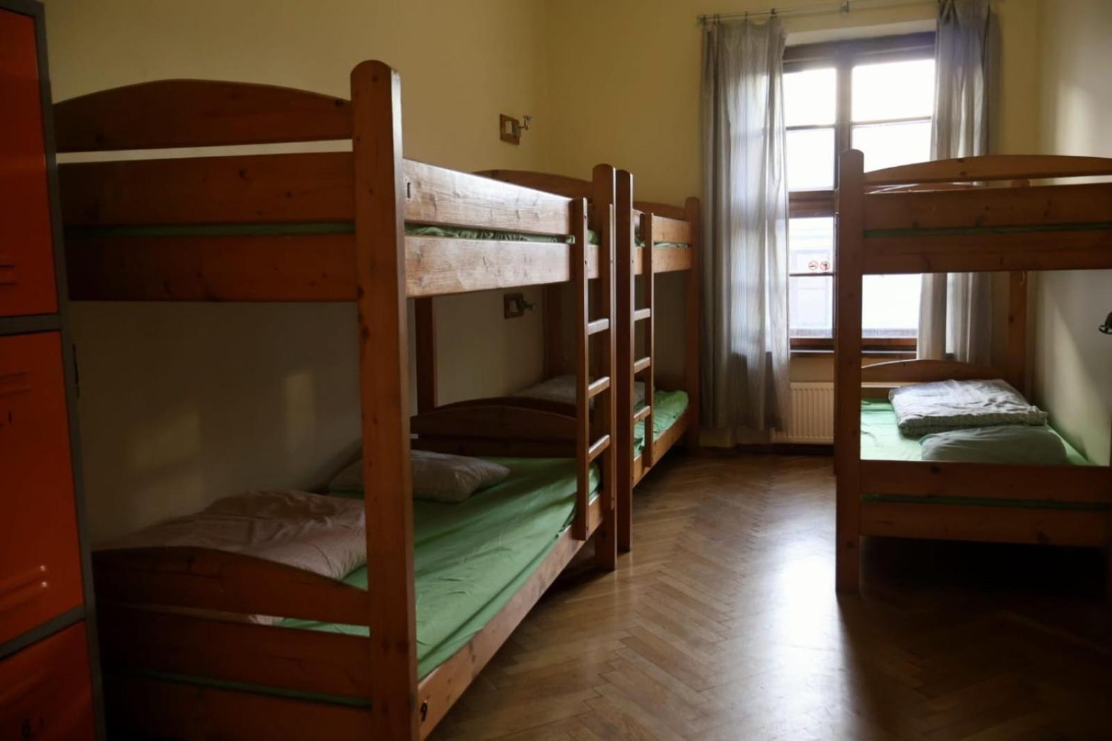 50 People Apartment Krakow Bagian luar foto