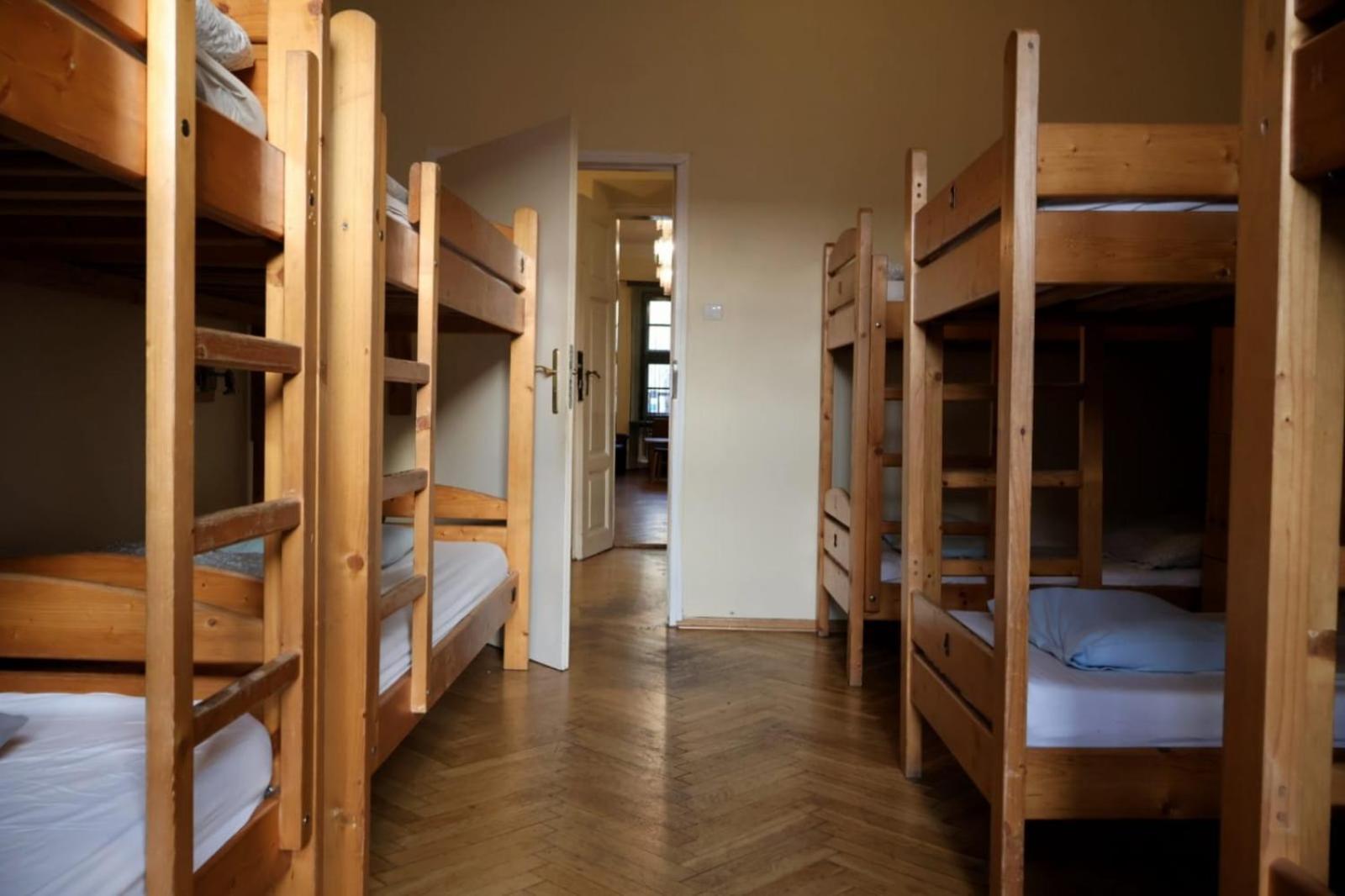 50 People Apartment Krakow Bagian luar foto