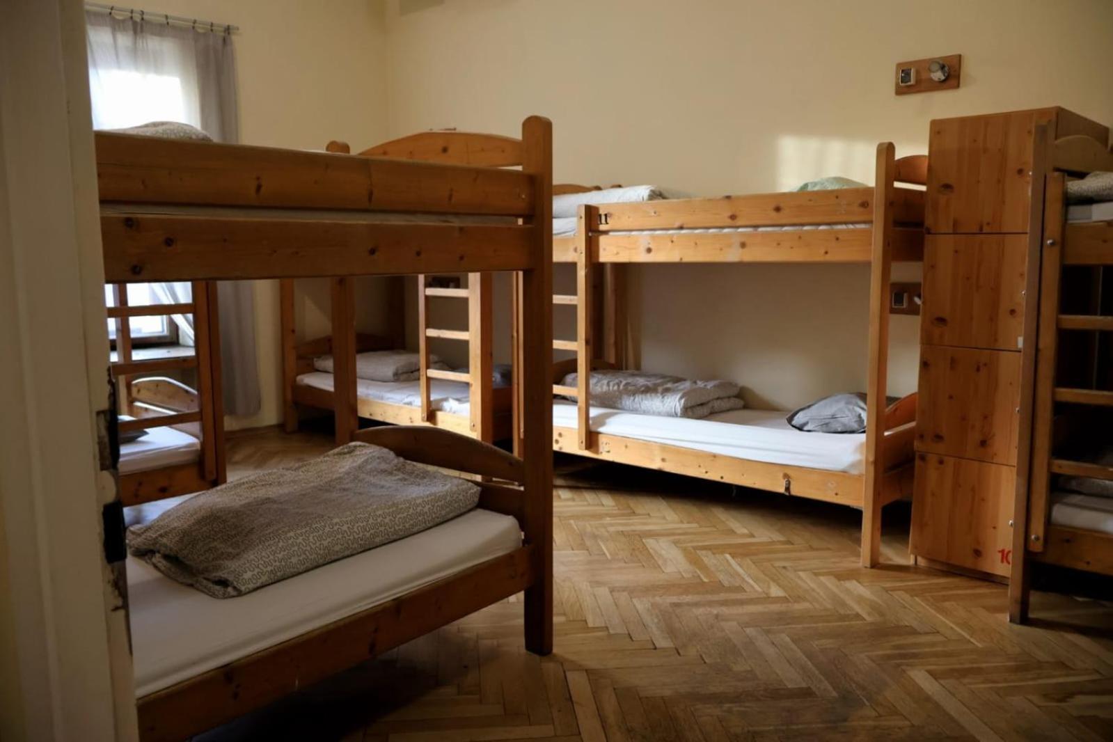 50 People Apartment Krakow Bagian luar foto