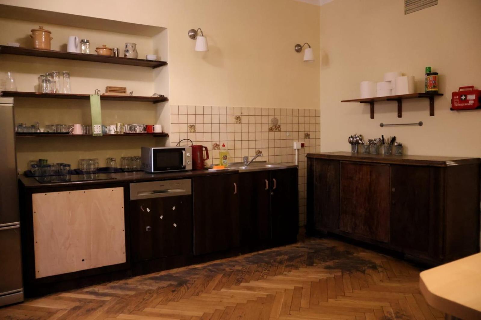 50 People Apartment Krakow Bagian luar foto