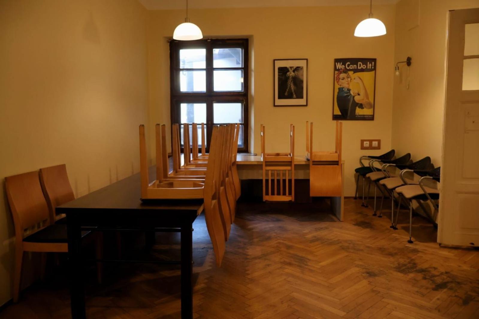 50 People Apartment Krakow Bagian luar foto